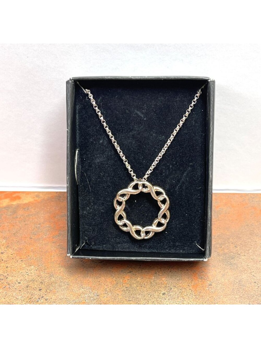 Avon Eternal Knot Silver-Tone Necklace With Circular Pendant Adjustable 16"-19"